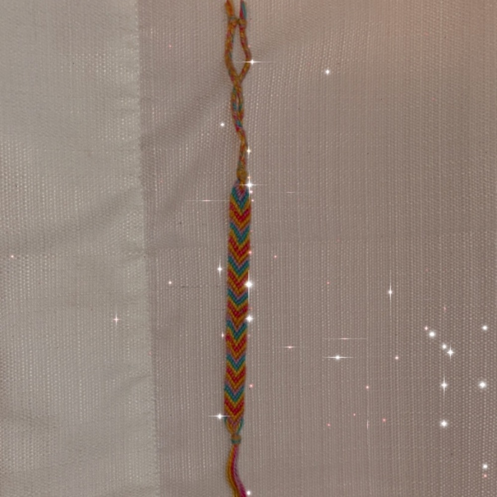 Handmade string bracelet !!! - Picture 2 of 2